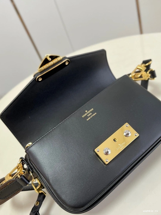 WIS Vuitton Louis SWING 1030